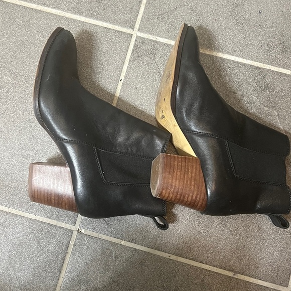 J Crew Chelsea ankle boots/bootie women’s Size 8.5 - Picture 4 of 7